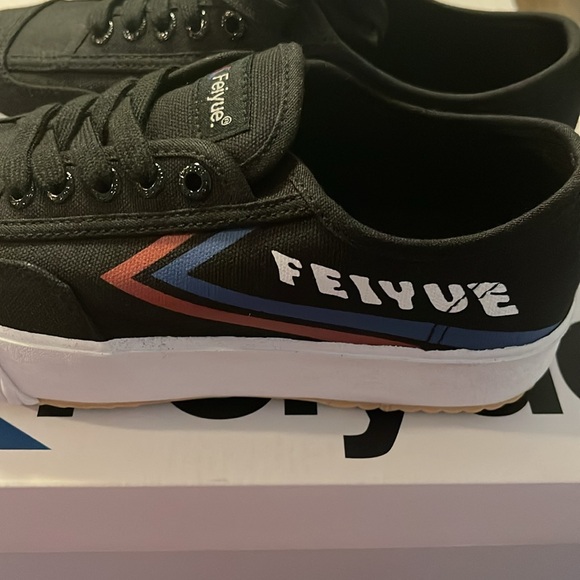 Womens size 6, Feiyue black platform canvas shoe, NIB - Picture 4 of 10